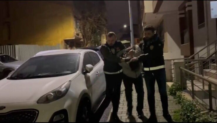 Üsküdar'da yol verme nedeniyle tartıştıkları kişinin otomobilini kurşunladılar