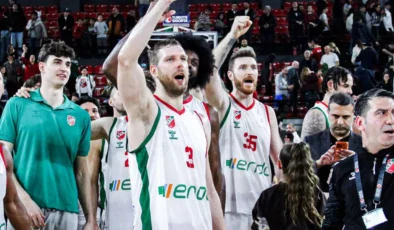 Basketbolcular boykot yapıyordu: Karşıyaka'ya mali destek!