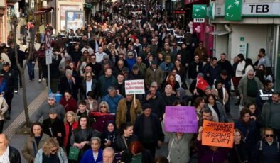 Giresun’da yüzlerce yurttaş madene karşı yürüdü