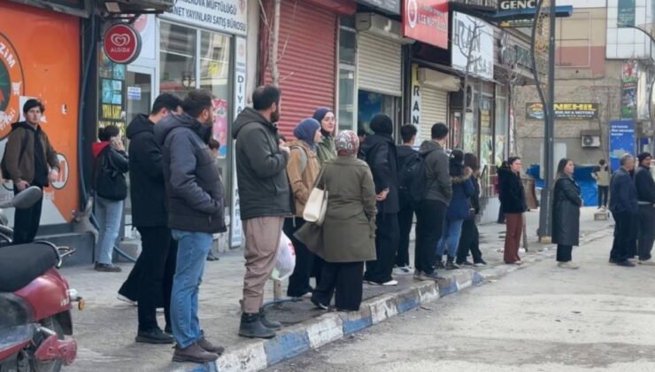 Yüksekova’da ulaşım krizi: Şehir içi servisler kontak kapattı