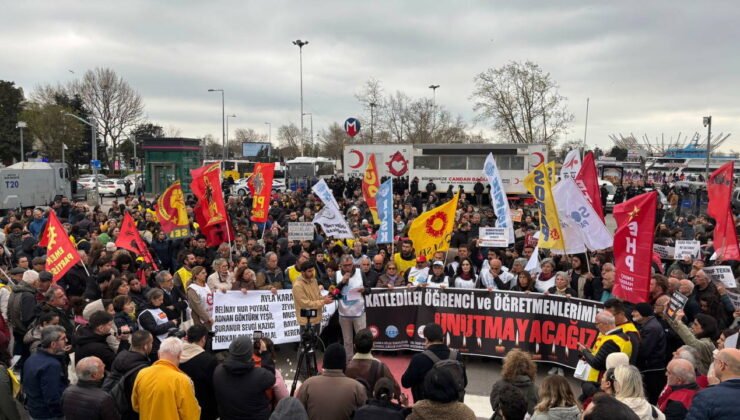 Eğitimciler Kadıköy’den seslendi: 'Bu şiddet sürdürülen yanlış politikaların doğrudan sonucu'