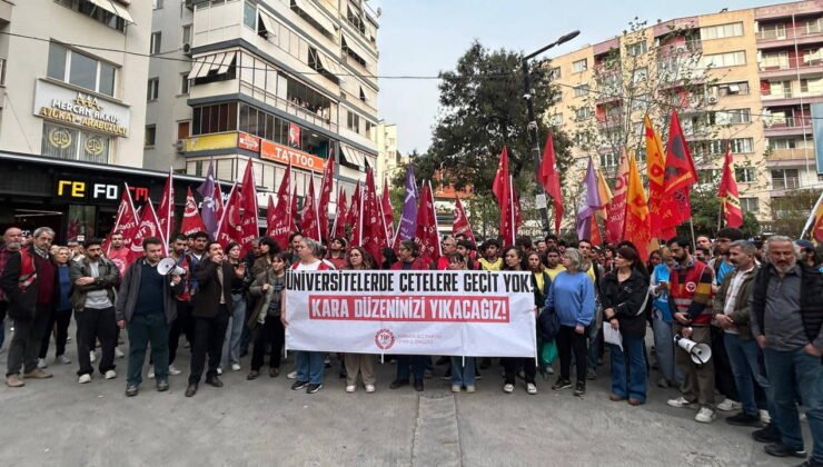 Öğrencilerden palalı saldırıya tepki: Üniversiteleri çetelere bırakmayacağız