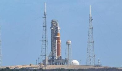 54 yılın ardından bir ilk! NASA Orion uzay aracını Ay'a fırlattı