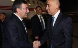 Cumhurbaşkanı Yardımcısı Yılmaz Bakü'ye geldi