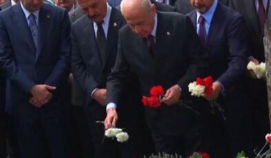 MHP lideri Bahçeli'den Türkeş'in kabrine ziyaret etti