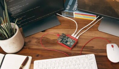 Yapay zeka, daha düşük maliyetli küçük bilgisayar satışlarını nasıl artırdı?