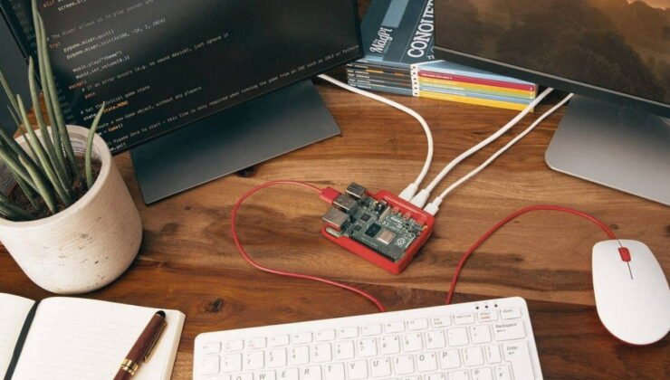 Yapay zeka, daha düşük maliyetli küçük bilgisayar satışlarını nasıl artırdı?