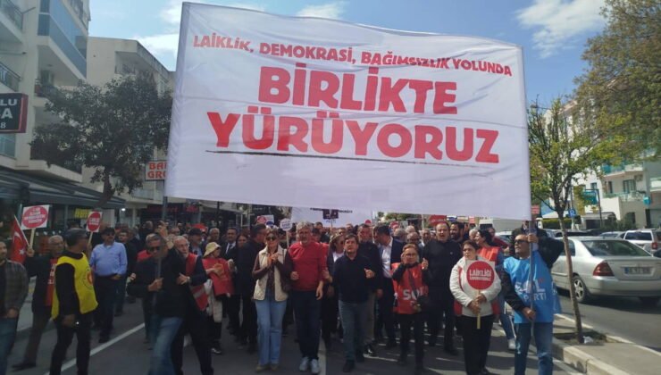 Narlıdere'de laiklik için yürüdüler