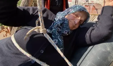 82 yaşındaki kadın, 20 yıldır çelik telli teleferikle evine ulaşıyor