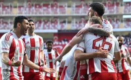 Antalyaspor 10 kişi kalan Eyüpspor'u rahat geçti!