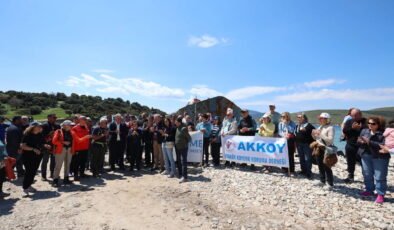 Urla halkının hurda gemi zaferi: Hurda gemi Demircili’den kaldırılıyor