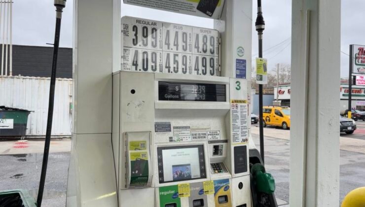 ABD’de benzin fiyatı dört yıldır ilk kez 4 doların üzerinde