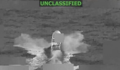 ABD ordusu Pasifik'te bir tekneyi daha vurdu! '2 narko terörist öldürüldü'