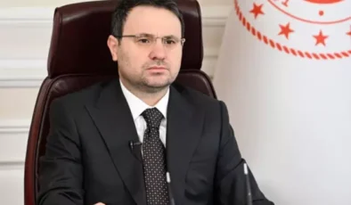 Bakan Akın Gürlek'i taşıyan uçak Diyarbakır'a inemedi