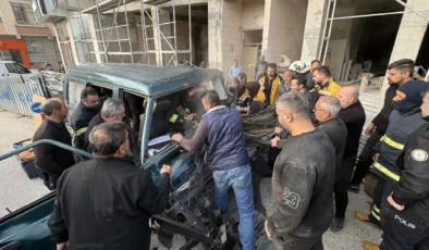 Kastamonu'da ekmek taşıyan araçlar çarpıştı: Yaralılar var