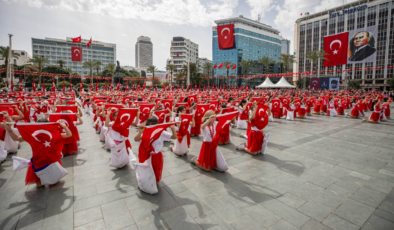 İzmir’de 23 Nisan coşkusu dört bir yanda
