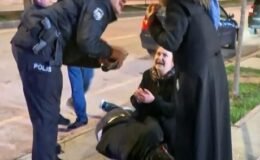 Aksaray’da ‘Yan baktın’ dehşeti! Acılı annenin feryadı yürekleri dağladı: Oğlum ölüyor