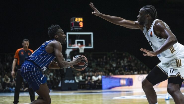 Anadolu Efes, Dubai'yi rahat geçti