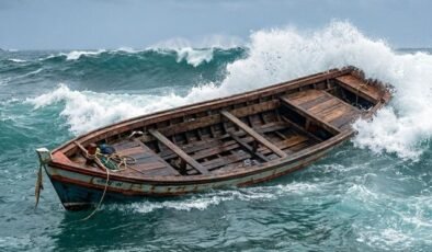 Andaman Denizi'nde Arakanlı Müslümanları taşıyan tekne alabora oldu: 250 kayıp