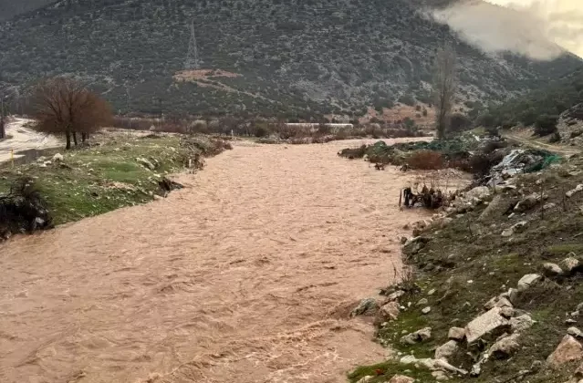 Elmalı'da sel felaketi: Tarım arazileri su altında