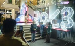 Aynı gezegen farklı zaman! Herkes 2026'dayken onlar 2083'e girdi