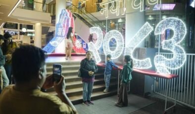 Aynı gezegen farklı zaman! Herkes 2026'dayken onlar 2083'e girdi