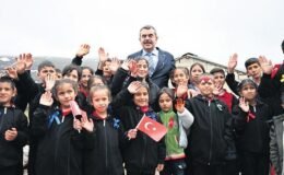 Bakan Tekin ‘depo okul’ sistemini anlattı: Öğrenci yerine öğretmen taşınacak