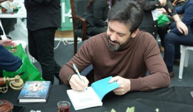 Dr. Batuhan Mumcu yeni kitabını anlattı: Bilgiye ulaşmak kolay, hakikati ayırt etmek zor