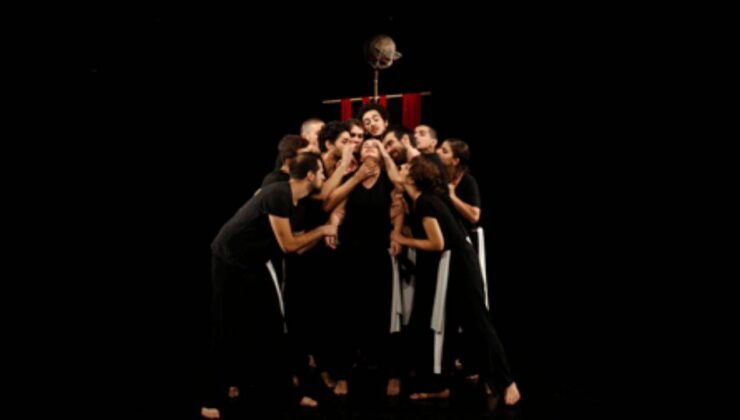 CAS’ın sahnelediği ‘Saloz’un Mavalı’ önümüzdeki sezon da devam edecek: Ne faşizm öldü ne de sömürü…