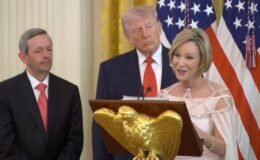 Beyaz Saray'ın havası buz kesti: Trump'ın danışmanından tartışma yaratan sözler! 'Tıpkı İsa gibi'