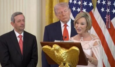 Beyaz Saray'ın havası buz kesti: Trump'ın danışmanından tartışma yaratan sözler! 'Tıpkı İsa gibi'