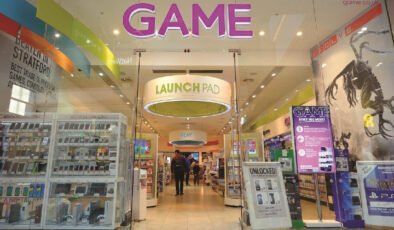 Bir dönem 300 mağazası vardı, son üçünü de kapatıyor