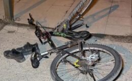 Bisikletle ekmek almaya giderken otomobilin çarptığı Alperen'in duran kalbi yeniden çalıştırıldı