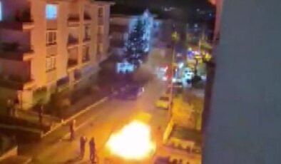 Kayınvalidesinin evinin önünde aracını yakıp, havaya ateş açtı