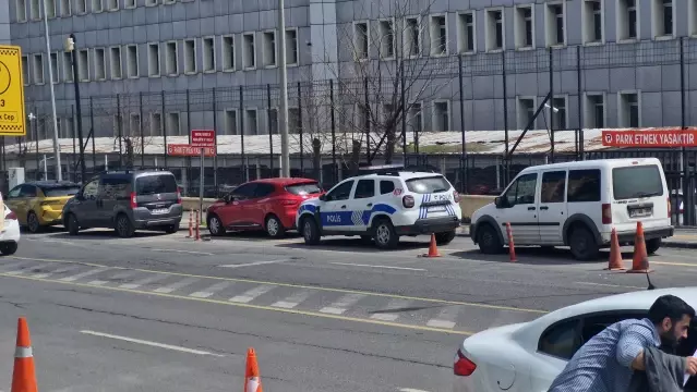 Boşanma davası süren çiftin yakınları arasında kavga: 1'i ağır, 3 yaralı