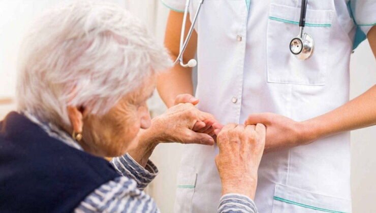 Ameliyatsız Parkinson tedavisiyle titreme durdurulabiliyor