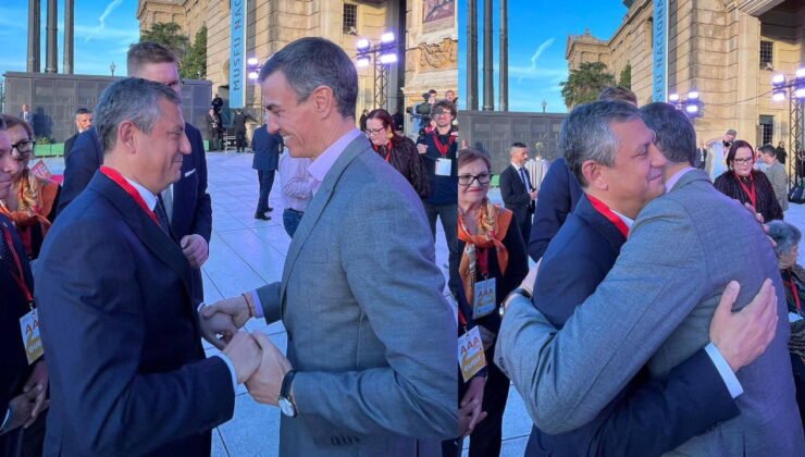 Barselona’da kritik temaslar: Özel, Sanchez ile bir araya geldi