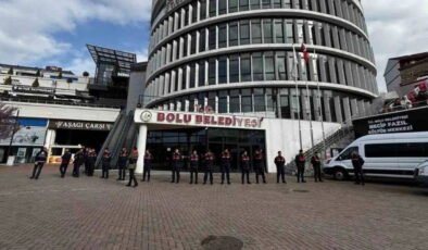 Son Dakika… Bolu Belediyesi'ne operasyon: Başkan yardımcısı Leyla Beykoz ve meclis üyesi Aydan Özdemir tutuklandı!