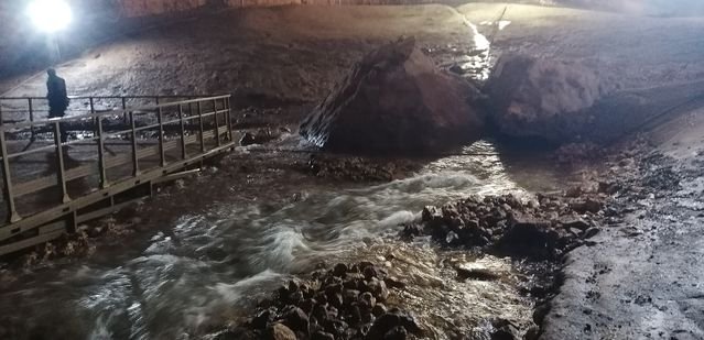 Yer altı kaynağı patladı, dünya harikası 13 yıl sonra su ile doldu