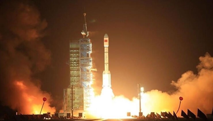 Çin, Cielong-3 roketiyle internet teknoloji uydusunu uzaya fırlattı