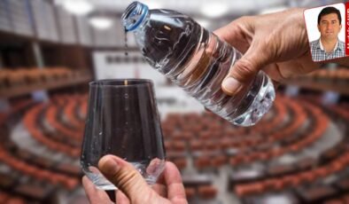 Meclis’e 1.8 milyon pet şişe su: 6 milyon lira suya gitti