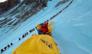 Dağcıların yemeğine karbonat katıp hasta ettiler, milyon dolarlık vurgun yaptılar! Everest'te skandal dolandırıcılık ağı