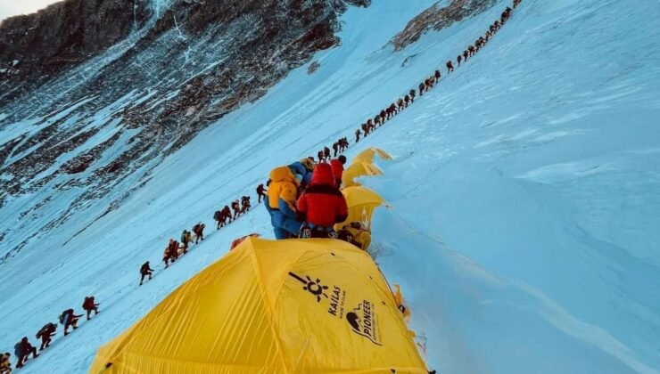 Dağcıların yemeğine karbonat katıp hasta ettiler, milyon dolarlık vurgun yaptılar! Everest'te skandal dolandırıcılık ağı