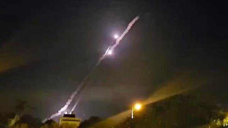 Demir kubbe bir kez daha çöktü! Lübnan'dan atılan roketler İsrail'i vurdu