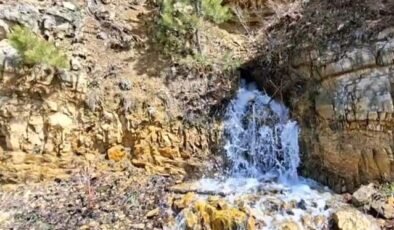 Depremden 3 Yıl Sonra Su Kaynağı Yeniden Akladı