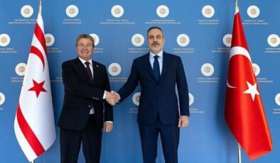 Dışişleri Bakanı Hakan Fidan, KKTC Başbakanı Üstel ile görüştü