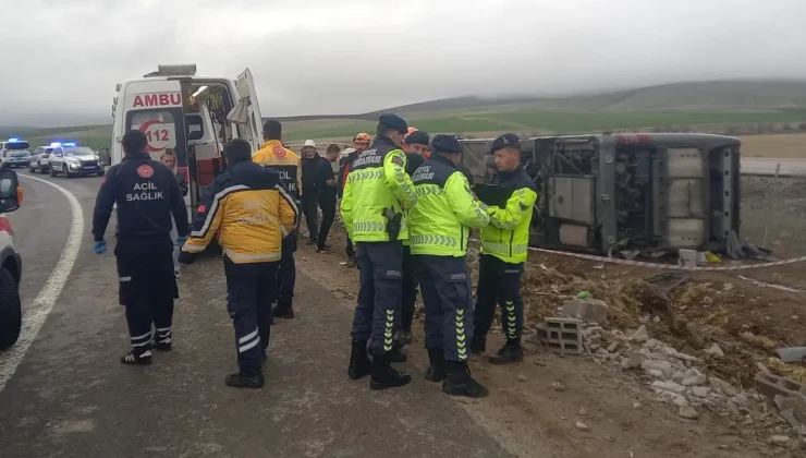 Son dakika… Aksaray'da tur otobüsü devrildi: 20 yaralı