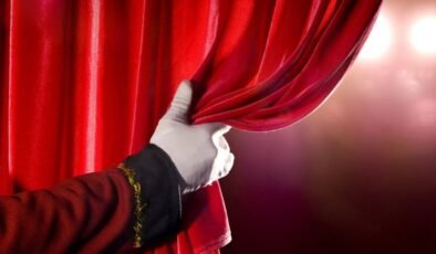 Trabzon Devlet Tiyatrosu 'İstanbul'un Son Beyzadeleri' oyununu sahneleyecek