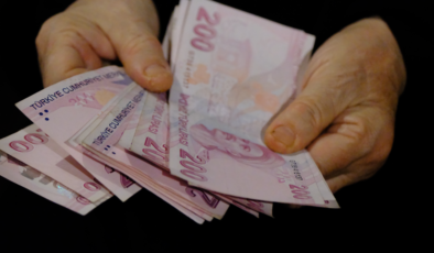 Emekliler yılbaşında aynı filmi izleyecek