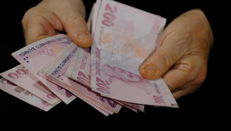 Emekliler yılbaşında aynı filmi izleyecek